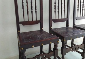 6 cadeiras em madeira totalmente restauradas