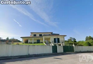 Casa / Villa T4 em Oiã de 362 m²