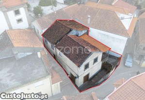 Moradia Para Recuperar Em Provesende - Coração...