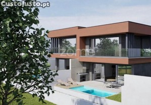 Moradia T3 Geminada Em Castelões