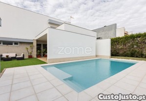 Moradia Individual De Luxo Com Piscina - Fraião...