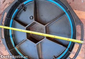 2 tampas de caixa de visita