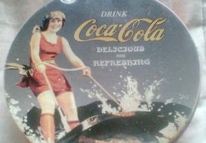 Lata Coca Cola com 4 suportes de copo antiga