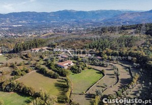 Quinta De Sinde Com 30 Hectares Na Póvoa De...