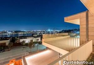 Moradia T4, Vistas Rio E Mar, Em Condomínio De...