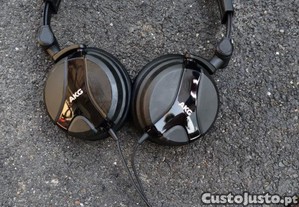 Headphones AKG K518DJ