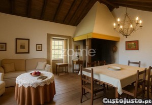 Moradia Rústica Centenária Em Armamar