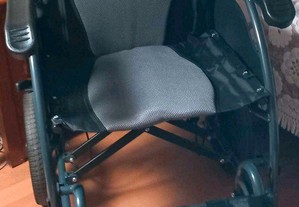 Cadeira Rodas Nova