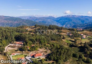 Moradia Com Terreno De 1.445 M2 -Vieira Do Minho