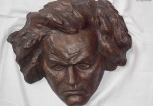 Cabeça de Beethoven em bronze