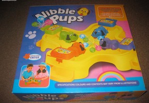 Brinquedo "Nibble Pups" Novo e Embalado!