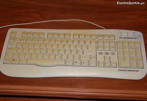 Impressora e teclado computador