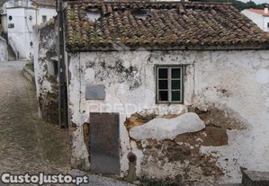Moradia 2 pisos com quintal carreiras/portalegre