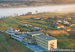 Prédio em Fermentelos de 2821,00 m²