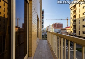 T3 2º, Box Aberta, 2 Frentes 250M Da Praia, Av...