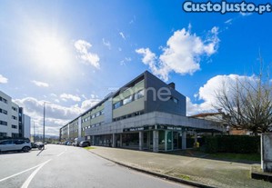 Apartamento T3 Renovado, Em Vila De Prado, Vila...