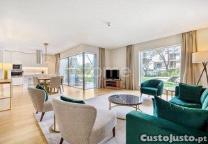 Villa De Luxo Com Piscina Em Condomínio Na...