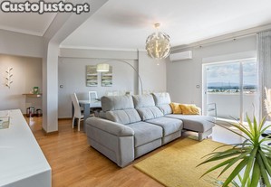 Apartamento T2 com varanda e terraço comum, na Aldeia de Paio Pires - Seixal