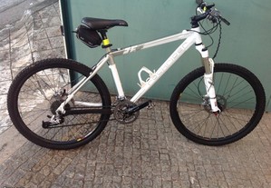 Bicicleta Rockrider 8.2