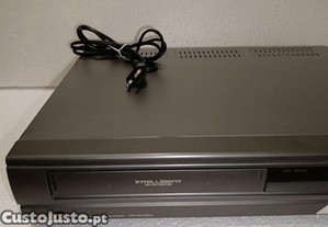 Leitor Gravador 4 Cabeas VHS JVC HR-D640EG com Comando