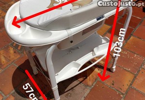 Muda-fraldas e banheira 2 em 1