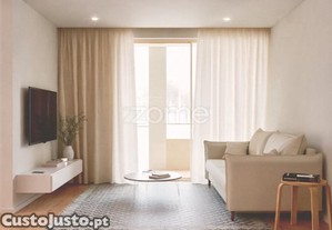 Apartamento T2 Com Varanda, Garagem E Arrumo -...