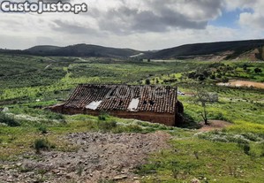 Moradia Com Terreno De 5,15 Ha Em Mexilhoeira...