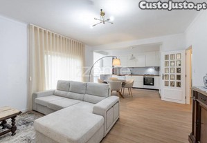 Apartamento T3 De Três Frentes A 2 Km Do Centro...