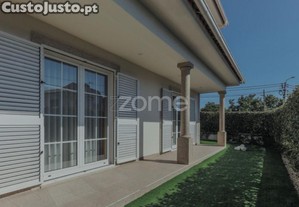 Moradia T3 (Todos Os Quartos Suite), Jardim,...
