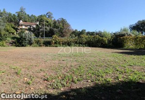 Terreno Com Possibilidade De Construção De...