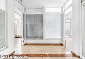 Lojas - Edifício Variante Em Sobreira | Paredes