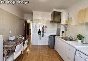 T2 para remodelação | tapada das mercês | vista serra de sintra
