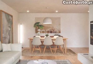 Apartamento T2 Com Varanda, Garagem E Arrumo -...