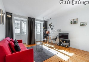 Prédio Renovado Em Alojamento Local, Na Rua De...