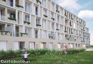 Apartamento T3 Com Varanda, Garagem E Arrumo -...