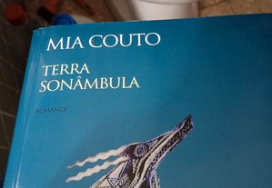 Terra sonâmbula - Mia Couto