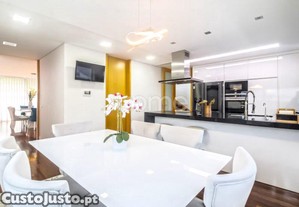 Moradia T4 Moderna Com Piscina E Jardim Em...