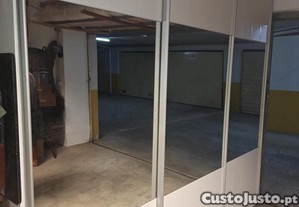 Armario Excelente Roupeiro com 3 modulo Usado em bom estado