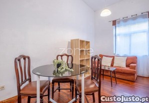Apartamento T2 Com Lugar De Garagem Na Praça...