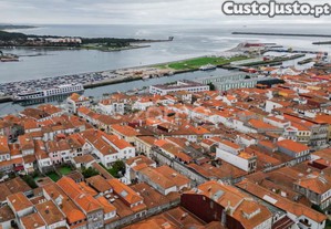 Prédio De Uso Misto No Centro Histórico De...