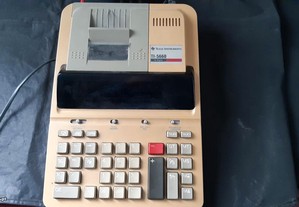 Calculadora de Secretária Texas Instruments TI 5660