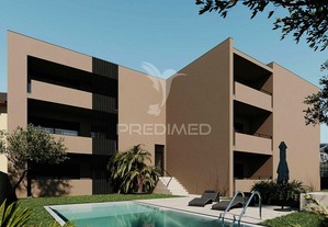 Apartamento t3 novo (173m2) - condomínio fechado c/piscina