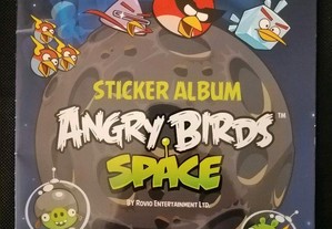 Caderneta de cromos do Angry Birds Space em estado nova e VAZIA