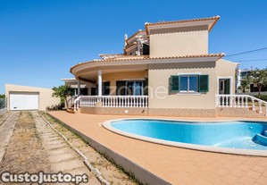 Moradia T3 Com Piscina Em Albufeira