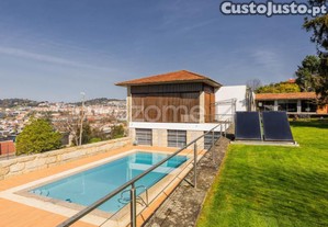 Moradia Individual T5 C/ Piscina Junto Ao Bom...