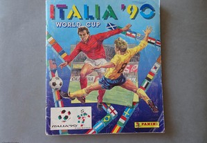 Caderneta de cromos de futebol Itália 90 (tem 315