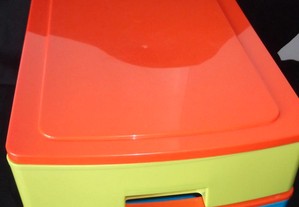 Caixa plástica tricolor com duas gavetas