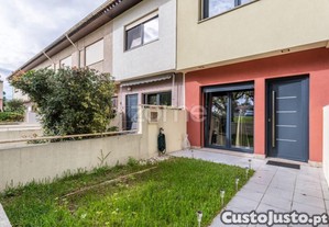 Moradia Em Banda T3 Em Amares