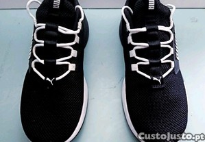 Tênis de marca PUMA