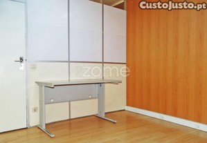 Loja, Na Rua Sousa Pinto, Paranhos, Porto